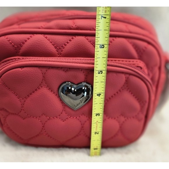 Betsey Johnson Quilted Heart Pink Crossbody Charm Chain Pearl  Luv Betsey Strap - Picture 10 of 11